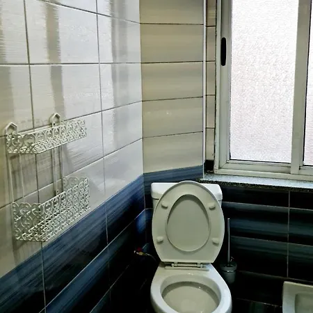 2v1 - 21 Dhjetori Am Appartement