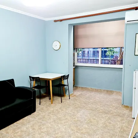 2v1 - 21 Dhjetori Am Τίρανα