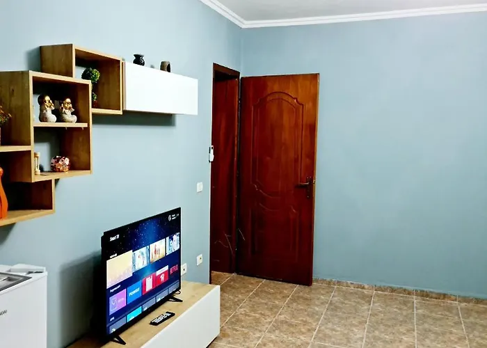 2v1 - 21 Dhjetori Am * Tirana